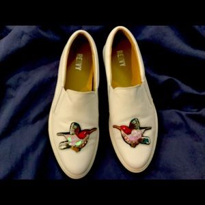 Renvy Casual White Loafer